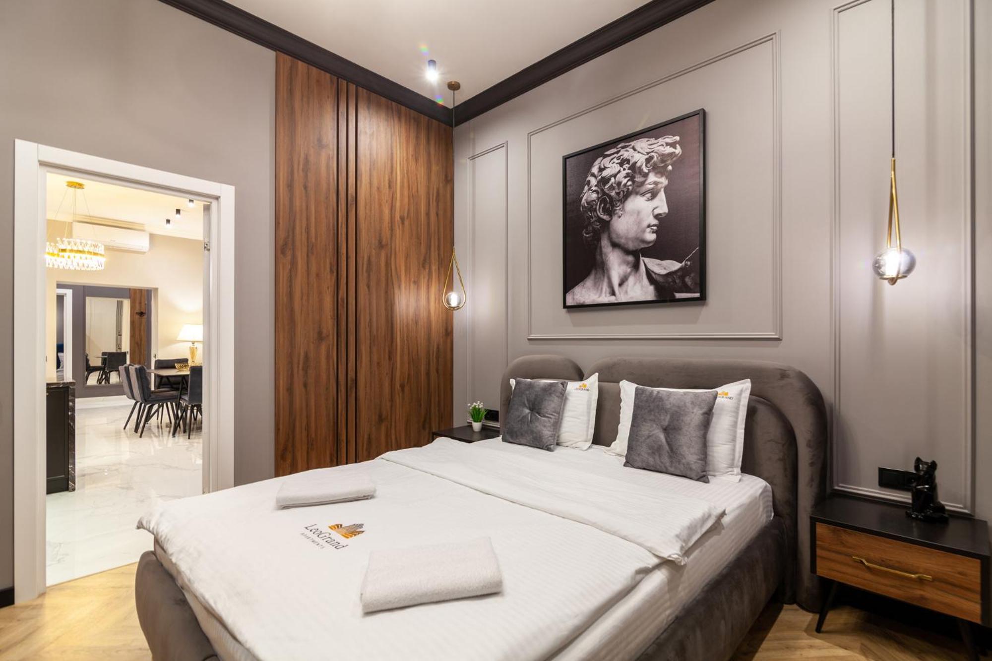 Leogrand Vip On Svobody Avenue 43 Διαμέρισμα Λβιβ Εξωτερικό φωτογραφία