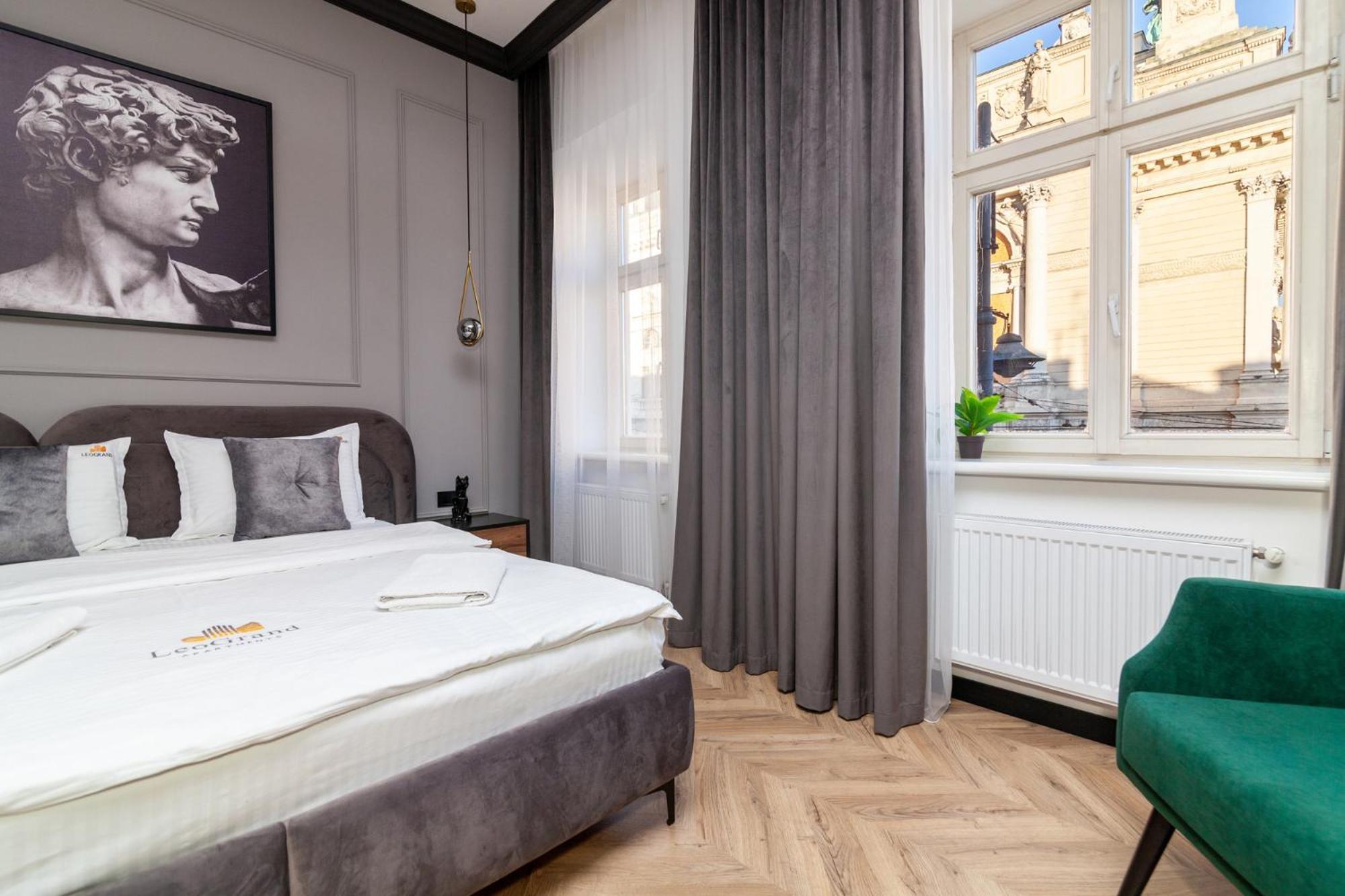 Leogrand Vip On Svobody Avenue 43 Διαμέρισμα Λβιβ Εξωτερικό φωτογραφία